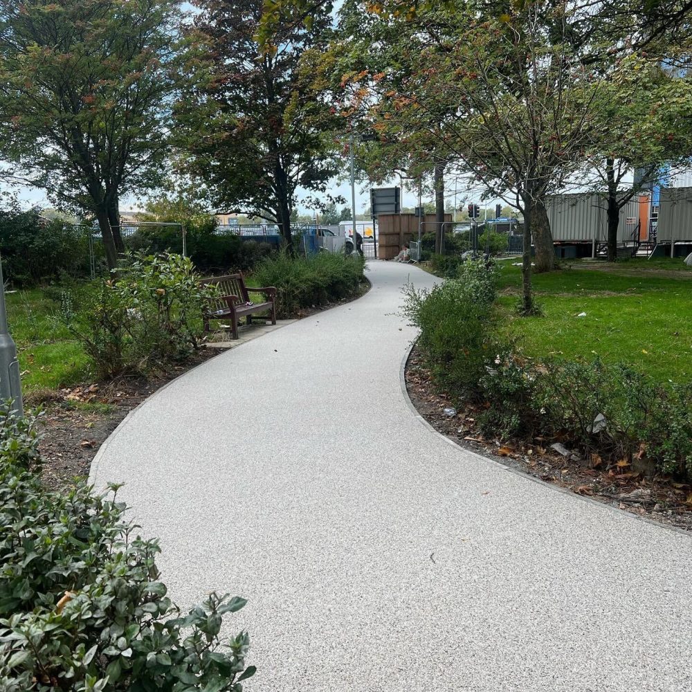 Footpath - Hull Uni Teaching Hospital (2)